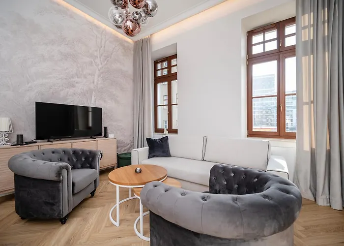 Lodz Srodmiescie Apartment - 35M2, Top Location By Rentujemy